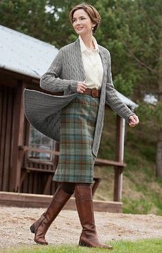 English Country Fashion, British Country Style, Countryside Aesthetic, Scottish Clothing, Winter Office, Country Attire, British Country, Ladies Style, Country Clothing