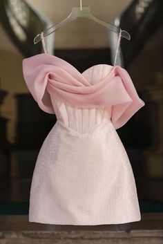 Birthday Dress Outfit Ideas, Dress Western Style, 16th Birthday Outfit, Dress Western, Spring Lookbook, Mini Homecoming Dresses, Pink Homecoming Dress, Men Spring, Grad Dresses