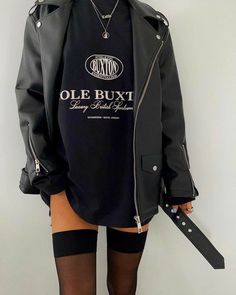 Outfits Ideas With Leather Jacket, Black Leather Jacket Outfit Summer, Street Style Night Out, 90’s Inspired Outfits, Edgy Style Outfits, Night Street Style, Summer 2023 Street Style, Dress With Leather Jacket, 90s Chola Fashion