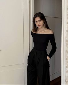 Elegant Daily Outfit Casual, Black Off Shoulder Top Outfit, Semi Formal Outfits For Women Parties, Shein Winter Outfits, Formal Outfits For Women Parties, Off Shoulder Top Outfit, Classy Black Outfits, Semi Formal Outfits For Women, Winter Business Outfits