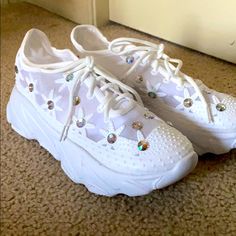 Perfect Condition. Fits 7 1/2 Casual White Sneakers For Party, Casual White Party Sneakers, White Sneakers For Summer Parties, White Sneakers For Spring Party, White Party Sneakers For Summer, Summer Party Lace-up Sneakers, Star Shoes, White Star, Shoes Color