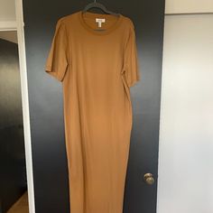 Golden Brown, Never Worn, Great Condition. Size Small, But Fits Like A Medium. Oversized Brown Maxi Dress Casual, Oversized Brown Casual Maxi Dress, Brown Oversized Short Sleeve Dress, Casual Oversized Brown Maxi Dress, Relaxed Fit Short Sleeve Maxi Dress For Fall, Oversized T-shirt Dress With Short Sleeves For Daywear, Long Kaftan Dress, Pocket Maxi Dress, Ribbed Maxi Dress