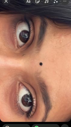 eyes bindi asthatic beautiful black bindi Indian Eye Aesthetic, Bindi Aesthetic, Tere Naina, Woman Pics, Aesthetic Eye, South Asian Aesthetic, Indian Eyes, Business Woman Quotes, Grunge Pictures