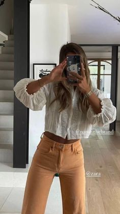 Hot Casual Outfits Winter, Tank Top Outfits Modest, Fall Comfortable Outfits, Cute Tops With Jeans, Casual Church Outfits Spring, Colorful Fits, Surfergirl Style, Fashion 23, Zara Style