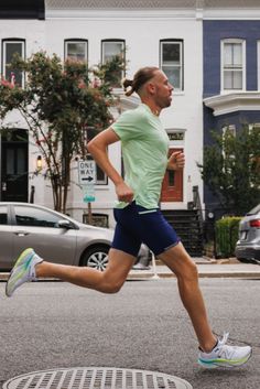 The Fresh Foam More V4 is New Balance's most cushioned running shoe to date and offers one of the nicest landings we've ever felt. Post Marathon Recovery, Interval Running, Semi Formal Outfits, Low Intensity Workout, Running Inspiration, Running Hats