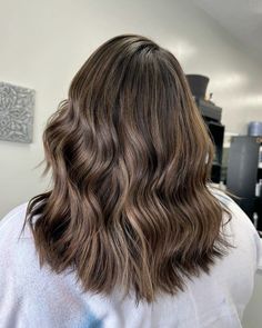 Shade 4 Brown Hair, Blonde Highlights Medium Brown Hair, Bronde Winter Hair, Long Bob Brown Balayage, Surfer Hair Brunette, Partial Highlights For Light Brunettes, Teddy Bear Highlights On Dark Brown Hair, Brunette With Minimal Highlights, Lowlights For Medium Brown Hair