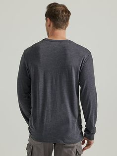 BUILT TO LAST AND WORK When cooler weather comes, the Men’s Wrangler® RIGGS Workwear® Relaxed Long Sleeve Front Graphic T-Shirt has you covered. It’s crafted from a lightweight cotton blend for easy wearing and layering in the season to come. It features a relaxed fit for maximum comfort and a chest print with the official collection branding for a stamp of superior quality. Casual Midweight Crew Neck Top, Rugged Relaxed Fit Outdoor Top, Rugged Long Sleeve Tops For Outdoor, Rugged Outdoor Relaxed Fit Top, Rugged Relaxed Fit Top For Outdoor, Crew Neck Tops For Fall, Rugged Relaxed Fit Tops For Fall, Relaxed Fit Soft-washed Top For Outdoor, Outdoor Relaxed Fit Soft-washed Tops