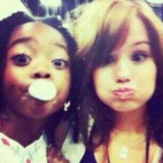 Skai Jackson and Debby Ryan Jessie Disney Channel, Zendaya No Makeup, Jessie Disney, Ski Jackson, Cameron Boys, 2010s Nostalgia, Hello Kitty Tattoos, Skai Jackson, Disney Cast