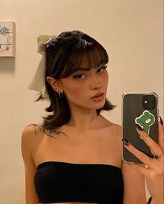 How To Style Bangs, Penteado Cabelo Curto, Girl Short Hair, Short Hair With Bangs, Short Hair Styles Easy, Aesthetic Hair, Trendy Hairstyles, Hairstyles With Bangs, Up Hairstyles