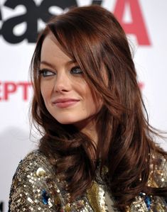 Enma Stone, Auburn Hair Color Ideas, Dark Auburn Hair Color, Emma Stone Hair, Auburn Hair Color, Dark Auburn Hair, Auburn Balayage, Reddish Brown Hair, Red Brown Hair