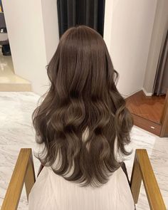 Silky Wavy Hair, Brown Hair Korean, Golden Brown Hair Color, Split Ends Hair, Ash Hair Color