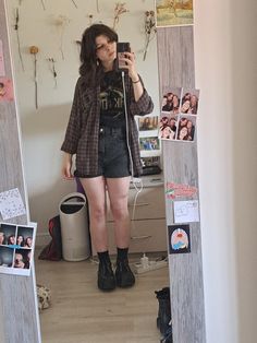 Cute Alternative Summer Outfits, Summer Band Tee Outfits, Casual Band Tee Outfit, Band Tee Summer Outfit, Soft Grunge Outfits Midsize, Dark Fem Summer Outfits, Midsize Grunge Fashion, Barista Outfit Summer, Mid Size Alt Outfits