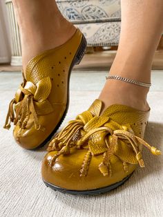 Yellow Comfortable Leather Shoes, Leather Shoes For Women, Leather Trend, Reindeer Headband, A Symbol, Weekend Wardrobe, Leather Mules, How To Look Classy, Leather Slip Ons