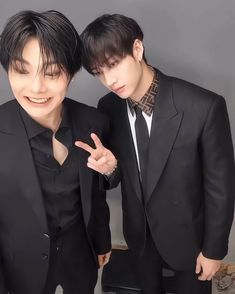 ˖ ࣪✦ ꒰Bang Chan & Yang Jeongin.꒱ ˖ ࣪✦ #bangchan #christopherbang #bangchanstraykids #Jeongin #yangjeongin #jeonginstraykids #straykids Silly Kids, Snapchat Funny, Best Duos, No One Loves Me, Savage Kids, Him Band