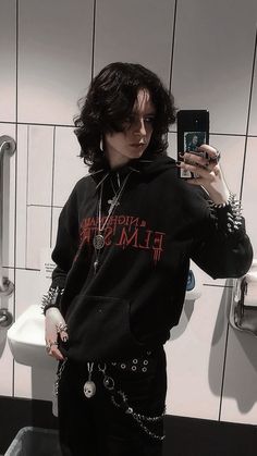 Alt Male Faceclaims, Goth Style Outfits Men, Punk Streetwear Men, Skater Mens Outfits, My Chemical Romance Outfit Ideas, Punk Guy Aesthetic, Emo Fits Men, Punk Men Outfit, Male Gothic Outfits