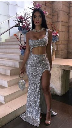 Silver Homecoming Dress, Prom Dress Sequin, Silver Prom Dress, Classy Prom Dresses, Stunning Prom Dresses, Dress Sequin, Looks Party, Sequin Prom Dresses, Prom Dress Inspiration