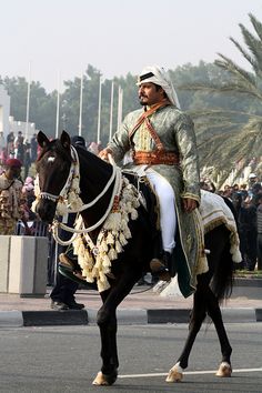 itanibilal@hotmail.com by Qatar National Day, via Flickr Qatar National Day, Islamic Design, National Day, Doha, Bahrain, Kuwait, Islamic Art, Qatar, Traditional Outfits