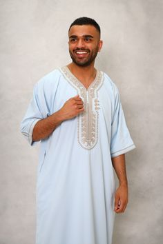 Men Jubbah Thobe Full Sleeves  Our classic garments are designed with subtle element of contemporary elegance. Any Queries: If you have any queries please do not hesitate to contact us. Colours: Colours may slightly vary due to different display setting. Postage: We aim to dispatch the goods within 24 hours Monday to Friday. All of our items are posted by Hermes. Kaftan Style, Full Sleeve, Light Blue, Tee Shirts, Art Collection, Bathing Beauties, Mens Outfits, Blue, Music Clothes