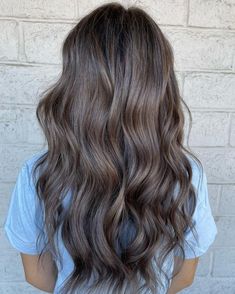 Ashy Highlights, Mushroom Brown Hair Color, Dark Ash Brown Hair, Ashy Brown Hair, Mushroom Brown Hair, Ashy Hair, Brown Hair Color Ideas, Mushroom Hair