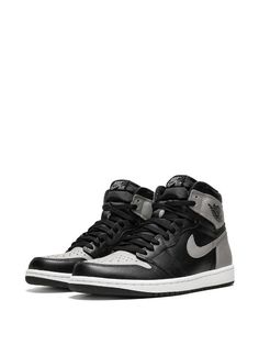 Jordan Air Jordan 1 Retro High OG Shadow - Farfetch Gray Basketball Shoes With Contrast Sole, Jordan 1 Shadow, Tenis Jordan, Fluid Fashion, Jordan Air 1, Air Jordan Basketball Shoes, Boy Teen, Jordans Retro, All Jordans