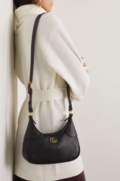 Black Aphrodite chain-embellished textured-leather shoulder bag | GUCCI | NET-A-PORTER Black Aphrodite, Gucci Bag Outfit, Street Style 2023, Bags Outfit, Expensive Bag, Tas Bahu, Outfit Street Style, Minimalist Bag, Minimalist Women