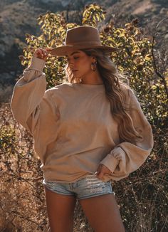 ~88% Cotton 12% Polyester ~Open back style ~Long sleeve ~Oversized fit ~Model is 5'9'' wearing a medium Casual Fall Tops With Side Pockets, The Butterfly, Body Types, Open Back, Fitness Models, Made In Usa, Relaxed Fit, Long Sleeve, How To Wear