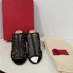 Authentic Valentino Studded Peep Toe Leather Mesh Mule Sz 39 New Comes With Box. Designer Heels With Leather Lining, Designer Black Low Heel Sandals, Designer Black Sandals With Low Heel, Leather Heels With Studded Rubber Outsoles For Evening, Black Sandals With Leather Lining For Evening, Designer Heels With Leather Sole For Night Out, Designer Black Low Heel Shoes, Black Party Sandals With Leather Lining, Designer Party Heels With Leather Lining