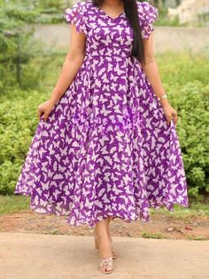 Ladies Frock Design, Frock Designs For Women, One Piece Frock, Kurti Dress Designs, Daytime Glam, Frock Models, Short Frocks, Simple Frock Design, Long Frock Designs