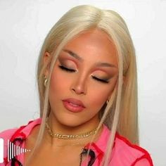 Dona Cat, Doha Cat, Celebrity Makeup Looks, Cute Eye Makeup, Rave Makeup, Barbie Makeup, Makeup Eye Looks, Creative Eye Makeup, Creative Makeup Looks