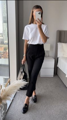 Work Outfit With Loafers, Relaxed Office Outfits Women, Relaxed Business Casual Work Outfits, Summer Work Outfits Office Casual, Summer Work Outfits Office, Conference Outfit, Professional Outfit, Summer Office Outfits, Work Outfit Office