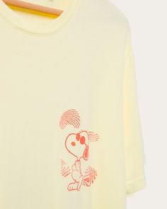 Snoopy's laid back in full vacation mode in our Peanuts Snoopy Day Trippin' Vintage Tee in Buttercup. The left chest graphic is balanced by the full beach-scape back graphic, featured in a fresh, pop-y color combo & finished with destruction and grinding on the neck, sleeve and hem. It feels like it's been worn for years. Shop our Peanuts Collection HERE. Womens Vintage Tees, Snoopy Shirt, Snoopy T Shirt, Graphic Tees For Men, Food Clothes, Ladder Stitch, Tees For Men, Vacation Mode, Peanuts Snoopy