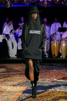 Baja East Fall 2020 Ready-to-Wear Photos Leather Culottes, Classic Tuxedo, Prom Dresses Modest, Fashion Trends Winter, Afro Punk, Print Trends, Punk Style, Swimsuit Fashion