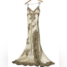 One Of A Kind Piece! So Pretty! Size 2. In Great Condition, Only Flaw Is Shown In Last Photo!! Bust: 30” Waist: 26” Hip: 34” Length: 75” Stunning Gold And Cream Sequin Embroidered Maxi Dress With Lace Trim, Featuring A V-Neckline, Spaghetti Straps, And A Flowy Silhouette. #Glamour #Fairy #Vintage #2000s #Grunge Vintage Silk Beaded Dress, Gold Lace Dress, Gold Lace Dresses, Fairy Vintage, Fairycore Dress, Dress With Lace Trim, Cache Dress, 2000s Grunge, Embroidered Maxi Dress