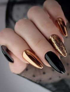 Black And Gold Nail Designs Glitter, Black And Gold Tips Nails, Black Nails With Gold Chrome, Gold Black Nails Design, Nail Black Gold, Black Gold Chrome Nails, 2024 Nail Trends Design, Gold Nail Designs Acrylic, Nail Black And Gold