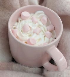 coquette girlblog winter coquette pink hot chocolate Glinda The Good Witch, Pink Winter, Hot Coco, 2000s Aesthetic, Pink Tea, Pink Coquette, Pretty Drinks