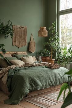 #girlsroom #bedroomideas #dormdecor #bohobedroom #bohochic #homedecortips Green Bedrooms Ideas, Cozy Boho Bedroom Ideas, Boho Vintage Decor, Green Bedrooms, Cozy Boho Bedroom, Interior Design Per La Casa, Bedrooms Ideas, Inspire Me Home Decor, Modern Masters