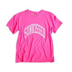 🛒This neon pink Sunkissed shirt is the perfect summer tee. Comfortable and stylish, it's perfect for the beach, pool or simply enjoying a warm day. Brighten up your wardrobe in this trendy soft bright neon t-shirt you'll want to wear all year round! This is your ultimate summer t-shirt. 📦 FREE SHIPPING on orders $35 or more to US shoppers 👕Brand = Comfort Colors 🧵Fabric = 100% Cotton 🎨Color/✂️Design = Neon Pink (white heat-applied vinyl) / Neon Red Orange (white heat-applied vinyl) / Butter Sunkissed Shirt, Neon T Shirt, Preppy Shirts, Preppy Tee, Neon Shirts, Happy Tees, Preppy Shirt, Neon Red, White Heat