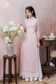 Pretty Ao Dai, Ao Dai Plus Size, Ao Dai Vietnamese Aesthetic, Modern Ao Dai Fashion Street Styles, Ao Dai Aesthetic, So Dai, Bridesmaid Ao Dai, Green Ao Dai, Dress Spring 2023