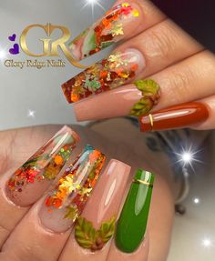 3d Nail Designs, Encapsulated Nails, November Nails, Festive Nail Art, Pretty Nail Art Designs, Fall Acrylic Nails, Floral Nail Art, Fall Nail Art