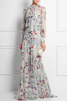 Erdem | Nellie floral-print silk-chiffon gown | NET-A-PORTER.COM Chifon Dress, Sukienki Maksi, Party Mode, Maxi Robes, Vestidos Vintage, Chiffon Gown, Hijab Fashion, Modest Fashion