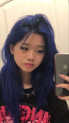 Dark Blue With Purple Hair, Blue Hair On Asian, Bright Dark Blue Hair, Midnight Blue Hair Aesthetic, Dark Blue Hair Tan Skin, Dark Blue Hair Styles, Dark Electric Blue Hair, Colored Hair For Pale Skin, Blue Hair On Tan Skin