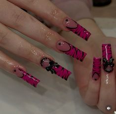 Light Pink Nails Y2k, Duck Nail Inspo Y2k, Hot Pink And Black Nails, Nails Vacay, Valentines Nails French, Nail Inspo Hello Kitty, Duck Nails Short, French Tip Nails Pink, Azul Nails