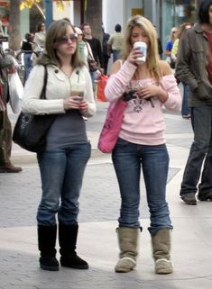 2000s Winter Fashion, 2000s Fashion Inspiration, Mcbling Fashion, Trashy Outfits, 2000s Outfit, Outfits 2000s, Early 2000s Fashion, 2000s Outfits