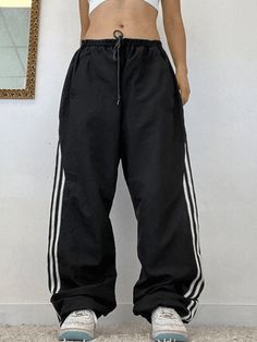 Side Stripe Wide Leg Pants - AnotherChill Baggy Pants Women, Sweatpants Streetwear, Chic Streetwear, Street Y2k, Side Pants, Baggy Sweatpants, Baggy Cargo Pants, Streetwear Mode, Striped Wide Leg Pants