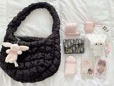 ⌗ !! {Not my pic } 🐻 Cos Quilted Bag, Mini Bag Outfit, Cos Bag, Cos Bags, School Bag Essentials, Inside My Bag, Purse Essentials, Handbag Essentials, Girls Tote