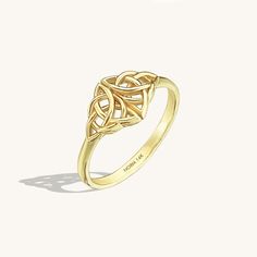 Celtic Knot Rings, Simple Ring Design, Celtic Rings Women, Trinity Knot Ring, Celtic Knot Jewelry, Celtic Love Knot, Irish Rings, Celtic Ring, Celtic Knot Ring