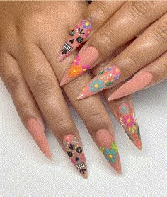 Hispanic Heritage Nail Design, Day Of The Dead Nail Ideas, Dia Los Muertos Nails, Mexican Halloween Nails, Coco Inspired Nails, Day Of The Dead Nails Acrylic, Catrina Nails Design, Mexican Print Nails, Hispanic Heritage Month Nails