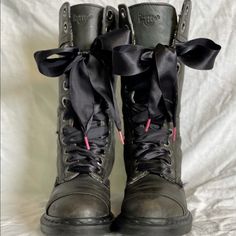 These Great Quality Dr. Martin’s Are Wonderful Boots. They Have Been Well Cared For And The Soles Have Very Little Wear. There Are Some Scuffs On The Toes, And The Buckles On The Back Have Been Removed. Dr Martin Boots, Dr Martens Black, Martin Boots, Dr Martens Shoes, Martens Shoes, Moto Boots, Size 7, Women Shoes, Boots