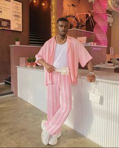 Pink Outfits Aesthetic, Pink Summer Outfits, Hot Pink Outfit, Strawberry Sundae, Party Outfit Men, Pink Streetwear, Feminine Casual, Guy Fits, Movies Outfit