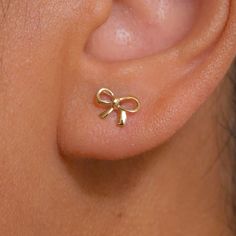 14K Yellow Gold Bow Studs Bow Knot Studs Bow Studs Dainty - Etsy Bow Stud Earrings, The Bling Ring, Knot Bow, Studs Gold, Knot Studs, Dope Jewelry, Bow Knot, Classy Jewelry, Jewelry Lookbook